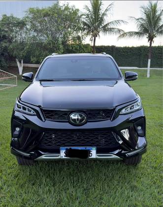 TOYOTA HILUX SW4 2.8 D-4D TURBO DIESEL DIAMOND 7L 4X4 AUTOMÁTICO
